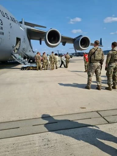 Afganistan'dan tahliye edilen kadın ABD uçağında doğum yaptı